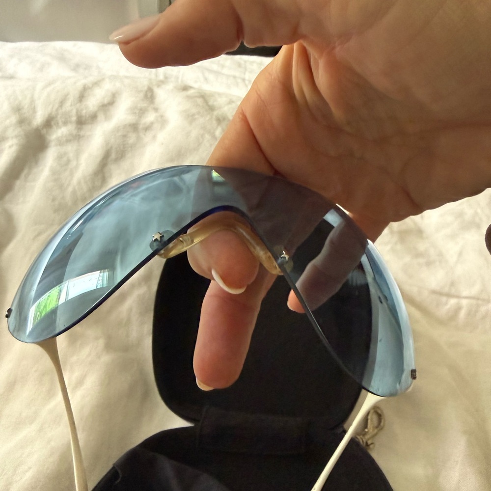 Iconic Dior ski wrap sunglasses in case. Pristine. Sleek Blue Tinted Visor - Picture 8 of 8
